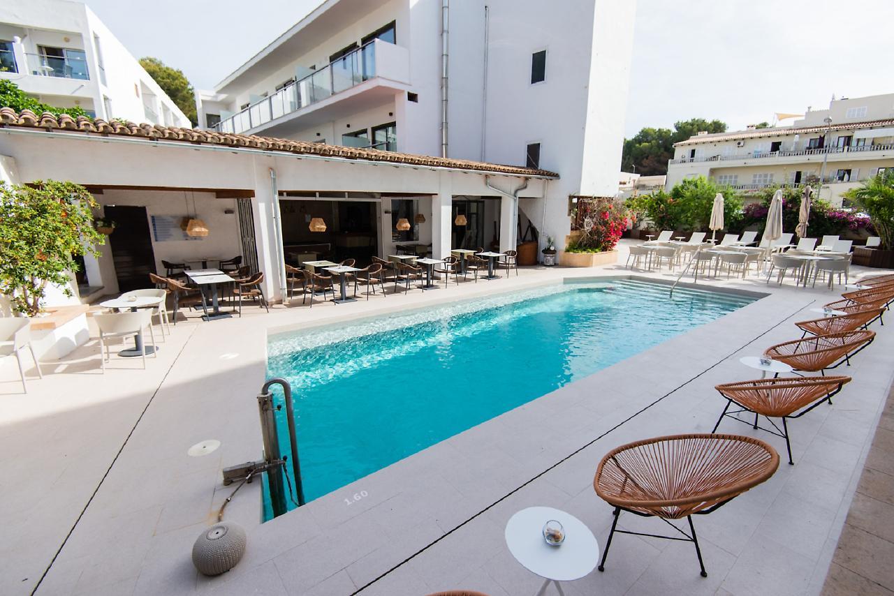 Petit Garden Hotel By Flacalco Cala Ratjada  Bagian luar foto